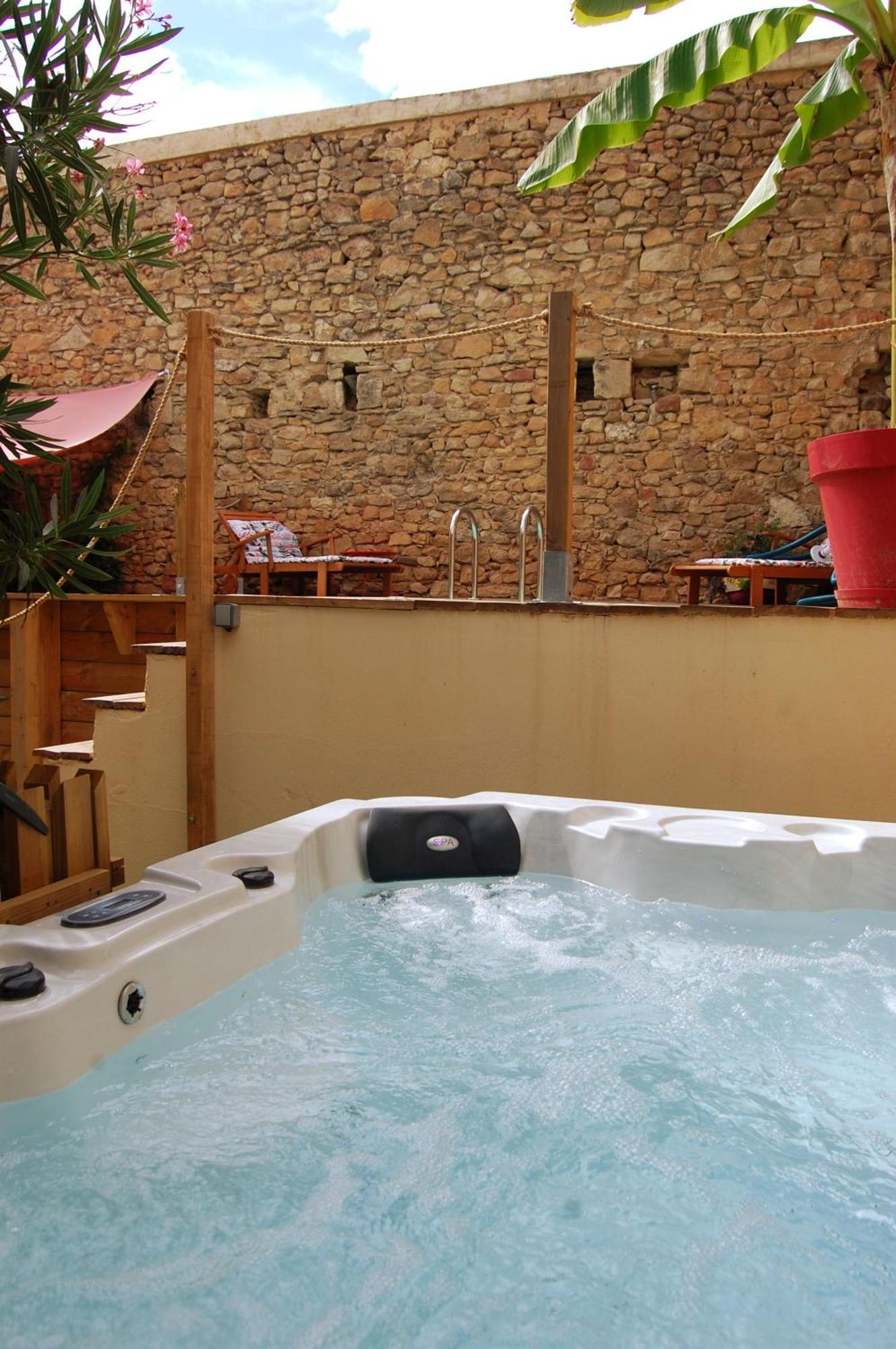 La Bucolique, Chambres Et Jardin D'Hotes Sabran Екстериор снимка