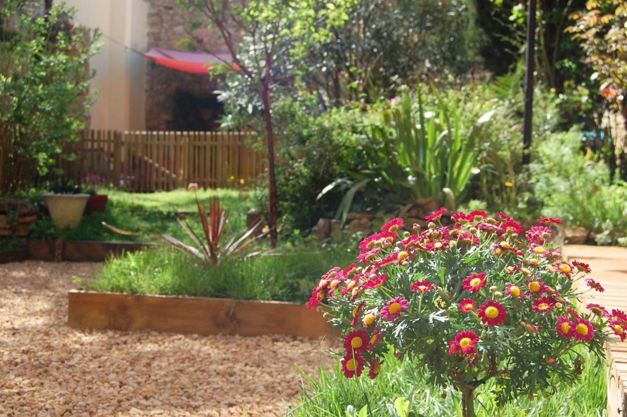 La Bucolique, Chambres Et Jardin D'Hotes Sabran Екстериор снимка