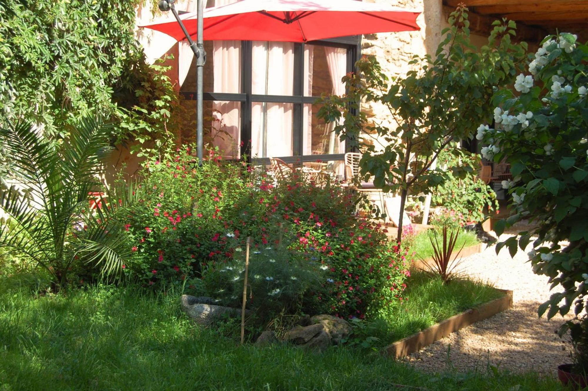 La Bucolique, Chambres Et Jardin D'Hotes Sabran Екстериор снимка